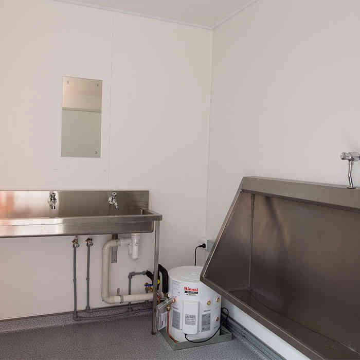 SCF 20ft Ablution Block | Urinal and Basin with Hot Water